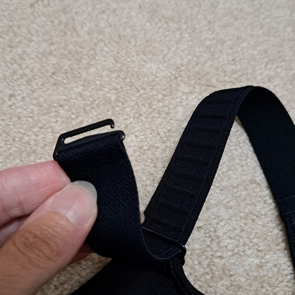 New! Under Armour Sports Bra Compression Women's Medium Black Heat Gear Active - Picture 8 of 13